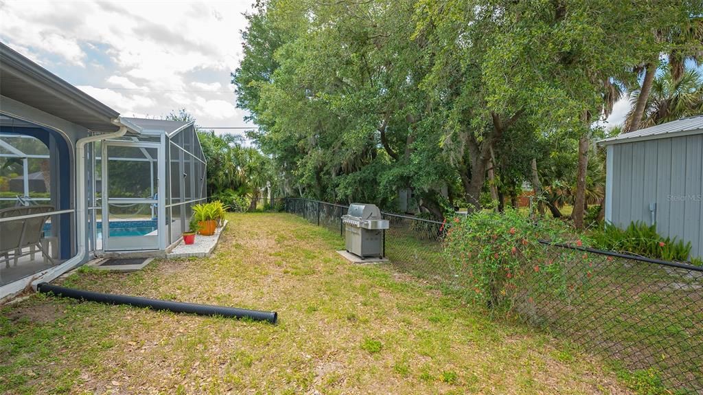 Recently Sold: $465,000 (3 beds, 2 baths, 1885 Square Feet)