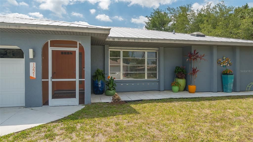 Recently Sold: $465,000 (3 beds, 2 baths, 1885 Square Feet)