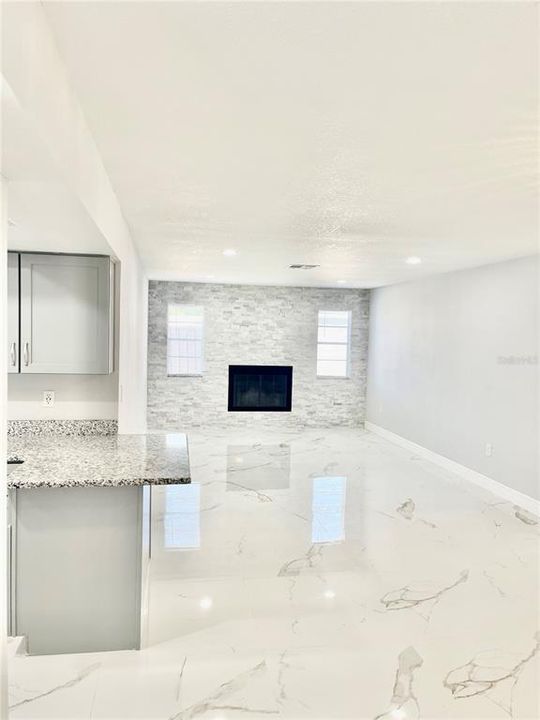 Active With Contract: $339,900 (3 beds, 2 baths, 1633 Square Feet)