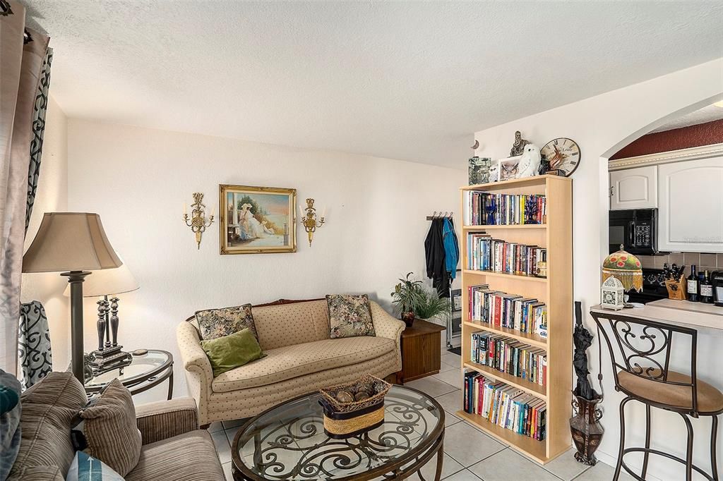 Active With Contract: $105,000 (1 beds, 1 baths, 490 Square Feet)