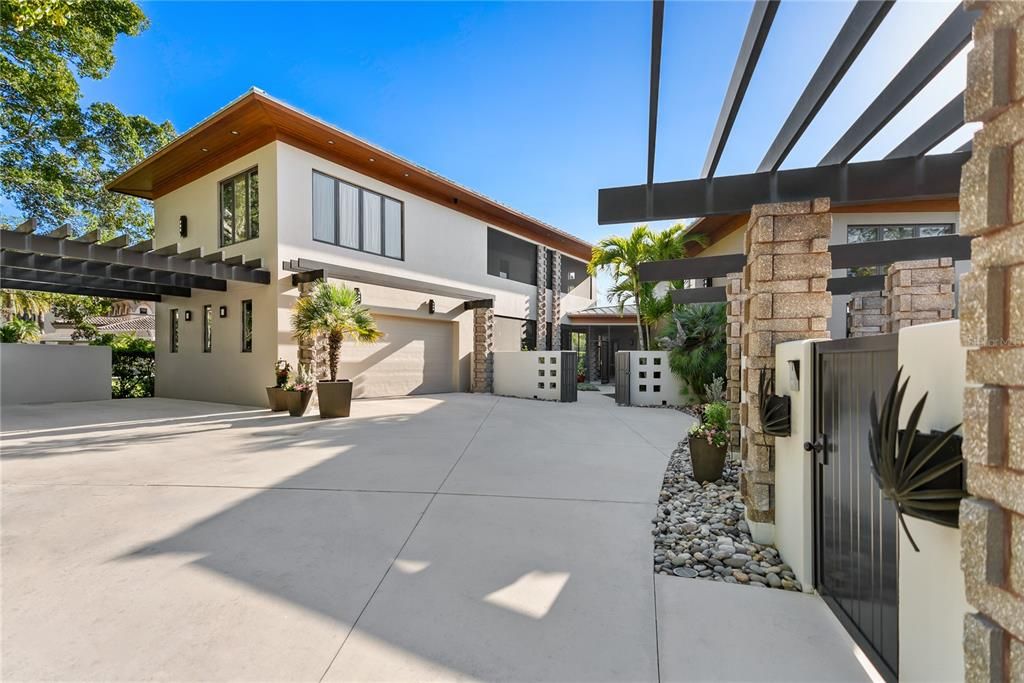 For Sale: $6,295,000 (4 beds, 4 baths, 6854 Square Feet)
