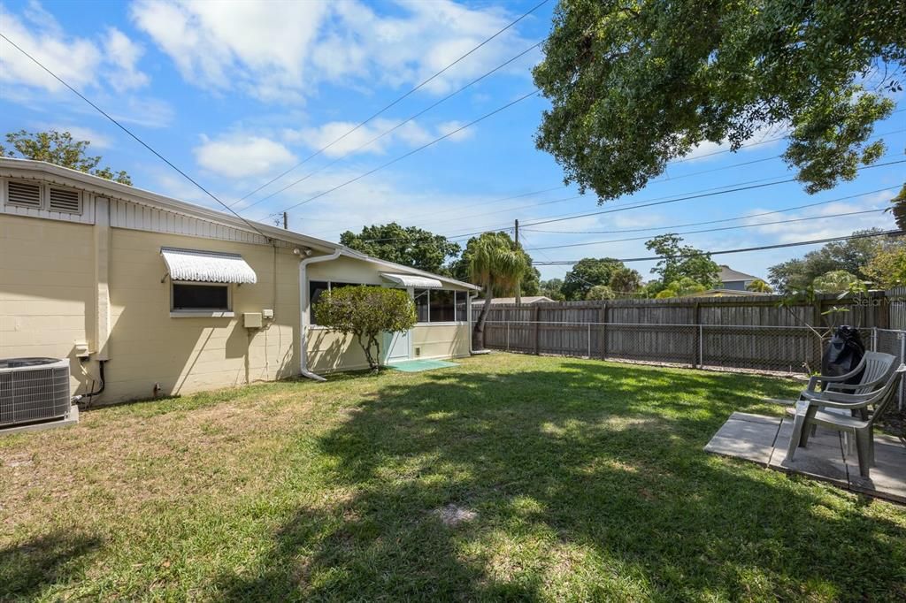 For Sale: $419,000 (3 beds, 1 baths, 1142 Square Feet)