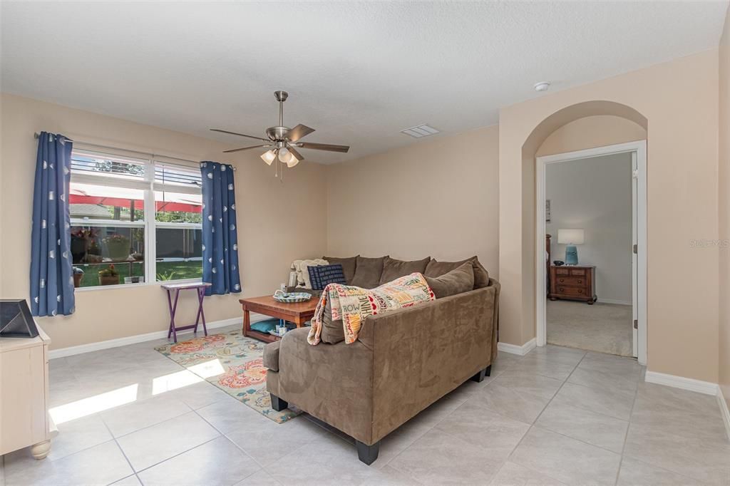 For Sale: $409,000 (4 beds, 2 baths, 1836 Square Feet)