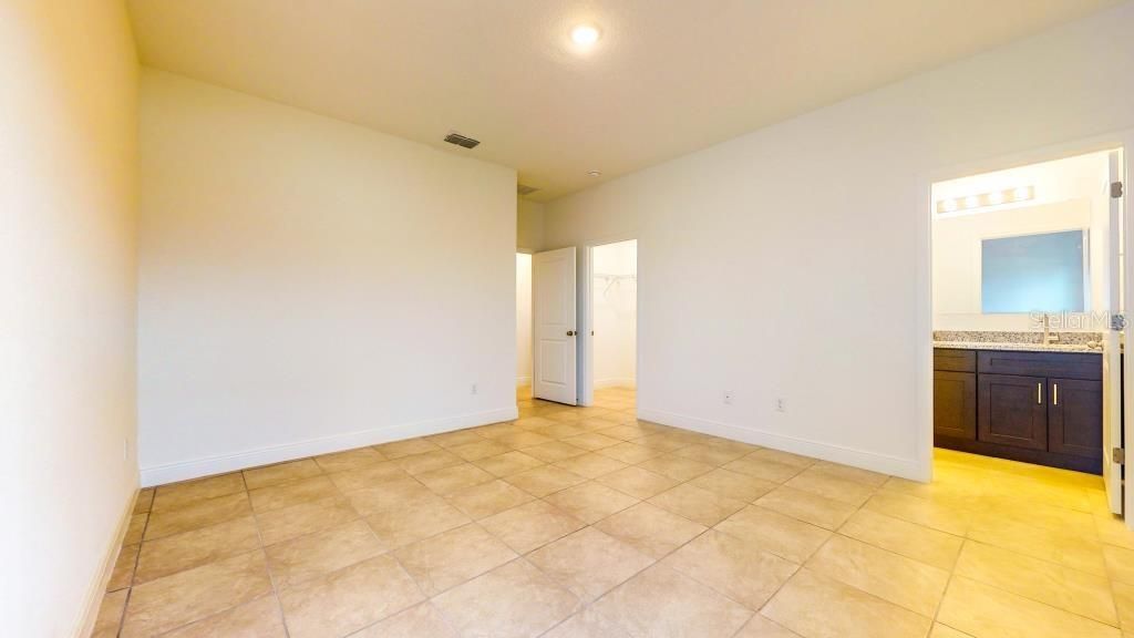 Active With Contract: $1,850 (4 beds, 2 baths, 1580 Square Feet)