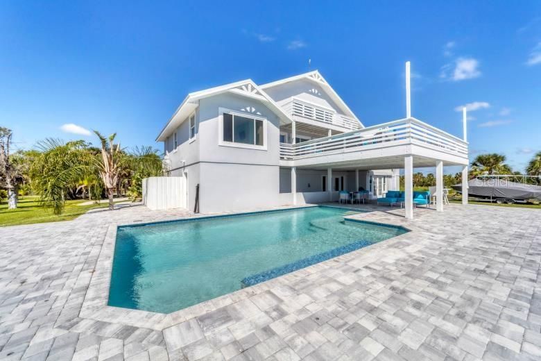 For Sale: $2,679,000 (5 beds, 4 baths, 4520 Square Feet)