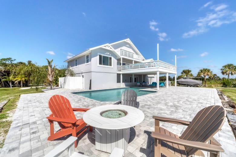 For Sale: $2,679,000 (5 beds, 4 baths, 4520 Square Feet)