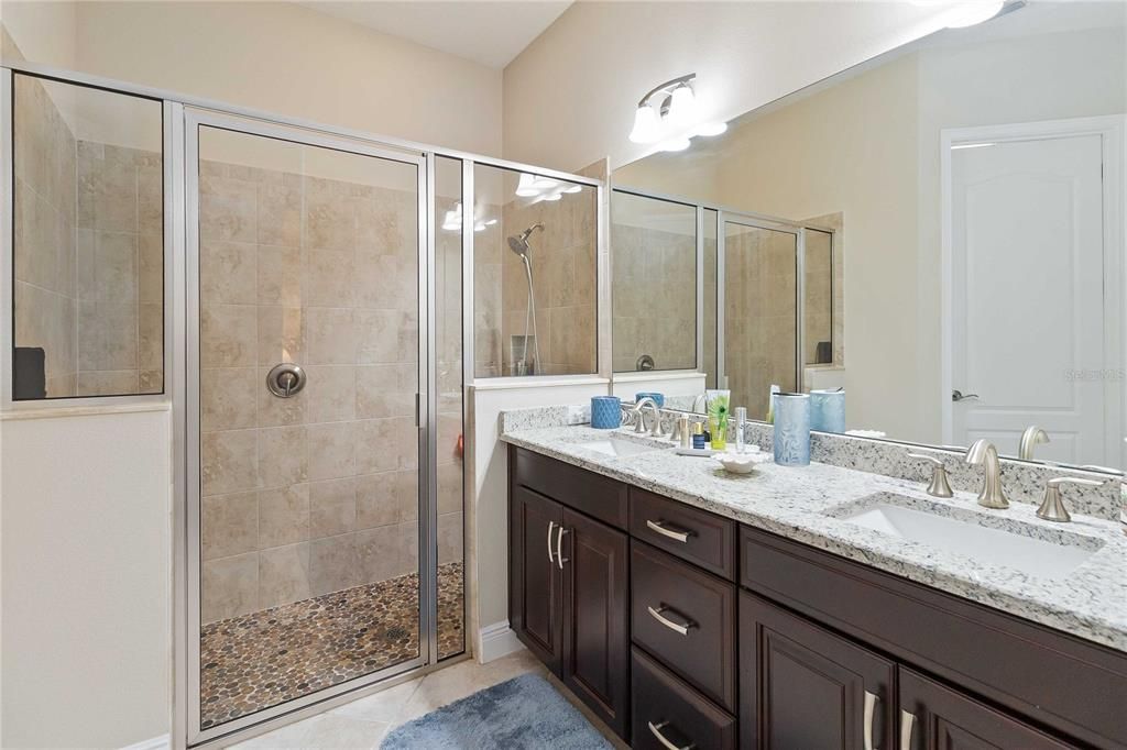 For Sale: $354,500 (2 beds, 2 baths, 1346 Square Feet)
