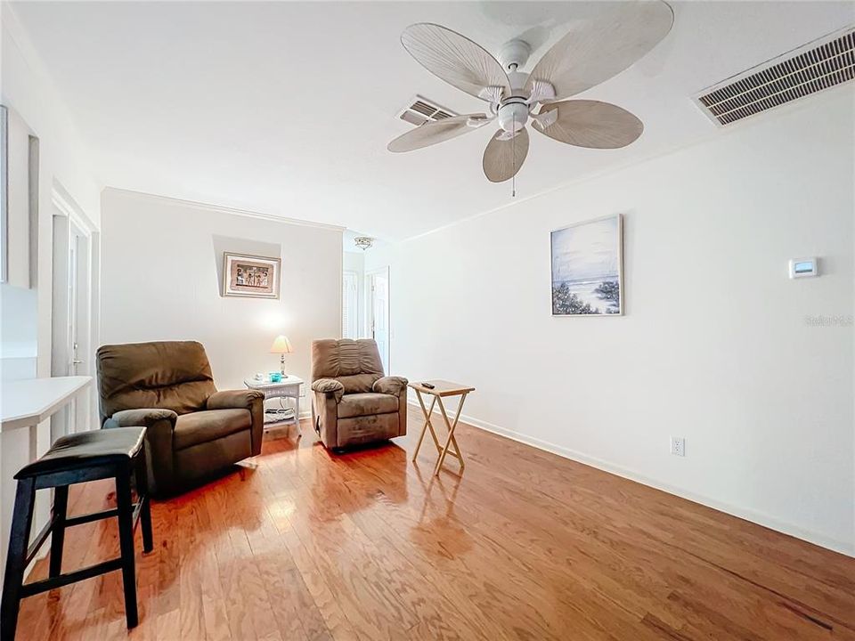 For Sale: $255,000 (2 beds, 2 baths, 1465 Square Feet)