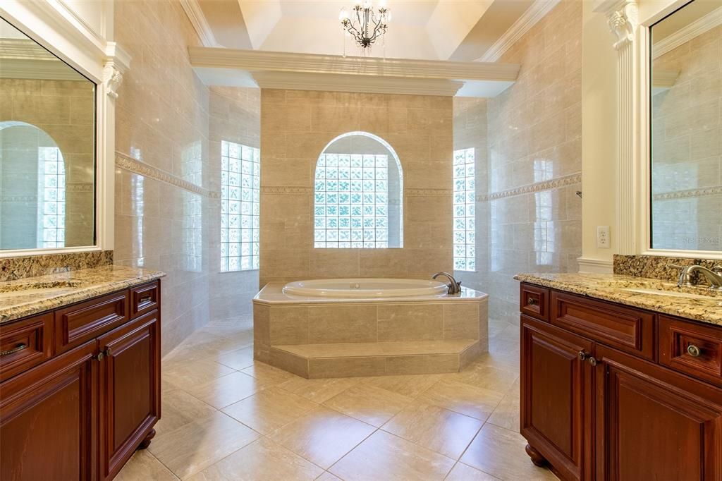 待售: $1,495,000 (5 贝兹, 5 浴室, 4440 平方英尺)