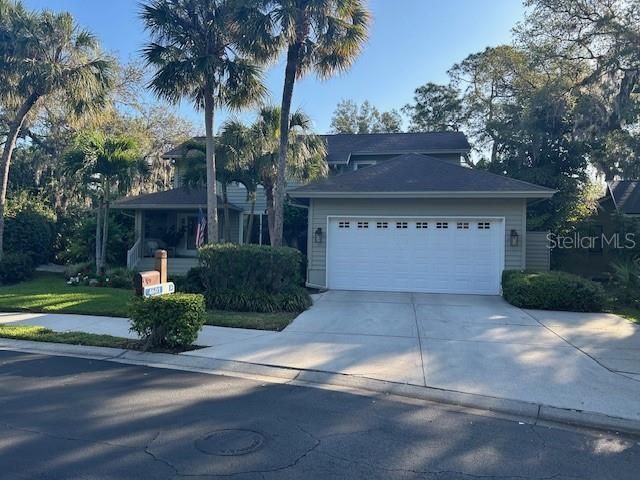 Recently Sold: $950,000 (4 beds, 3 baths, 2587 Square Feet)