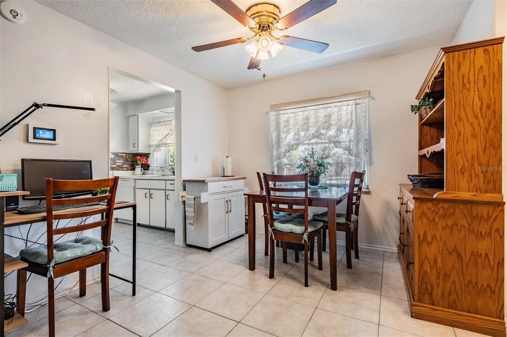 For Sale: $225,000 (2 beds, 2 baths, 1128 Square Feet)