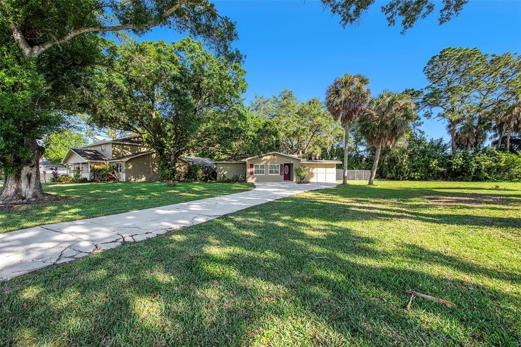 Active With Contract: $899,900 (5 beds, 3 baths, 3847 Square Feet)