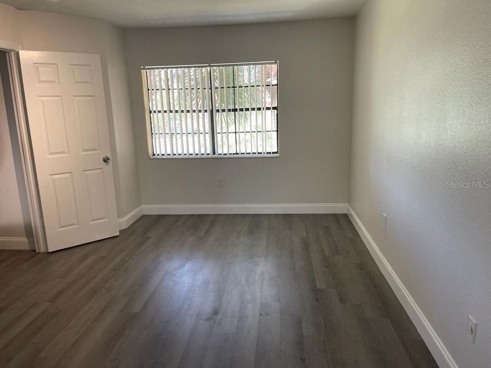 Active With Contract: $1,450 (1 beds, 1 baths, 745 Square Feet)