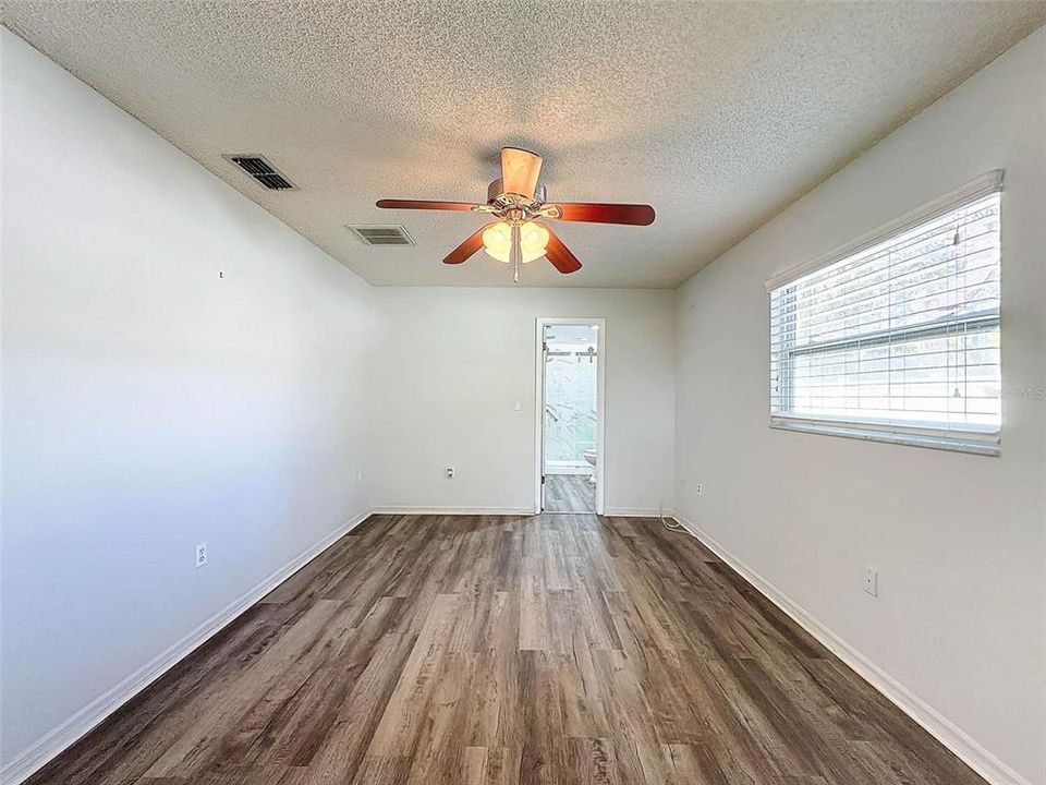 Active With Contract: $254,900 (2 beds, 2 baths, 1205 Square Feet)
