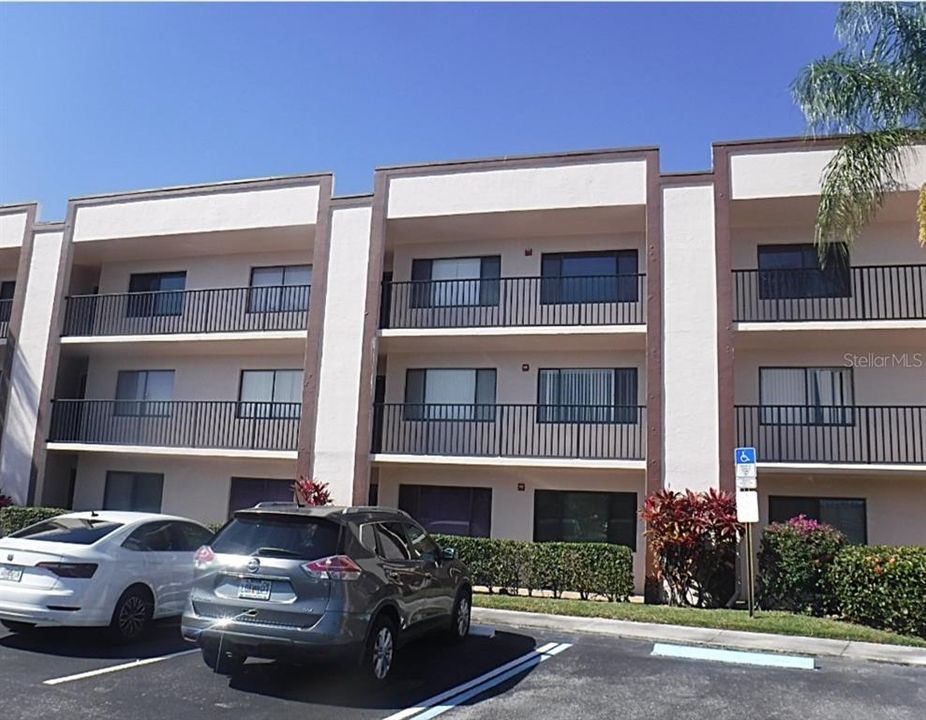 Recently Sold: $190,000 (2 beds, 2 baths, 1227 Square Feet)