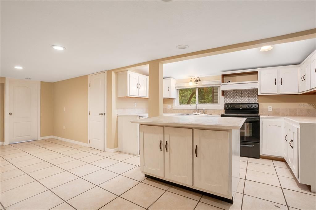 For Sale: $243,000 (3 beds, 1 baths, 1152 Square Feet)