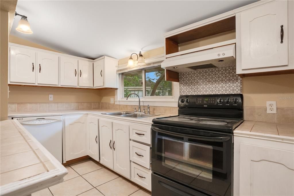 For Sale: $243,000 (3 beds, 1 baths, 1152 Square Feet)