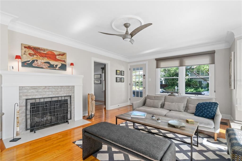 Active With Contract: $1,597,500 (4 beds, 2 baths, 2560 Square Feet)