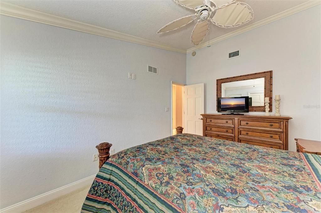 В аренду: $6,500 (3 спален, 2 ванн, 2135 Квадратных фут)