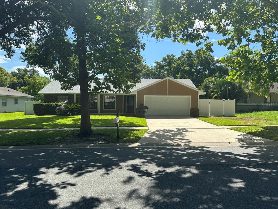 For Sale: $489,000 (3 beds, 2 baths, 1749 Square Feet)