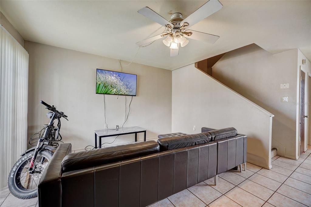 Active With Contract: $135,000 (2 beds, 2 baths, 1211 Square Feet)