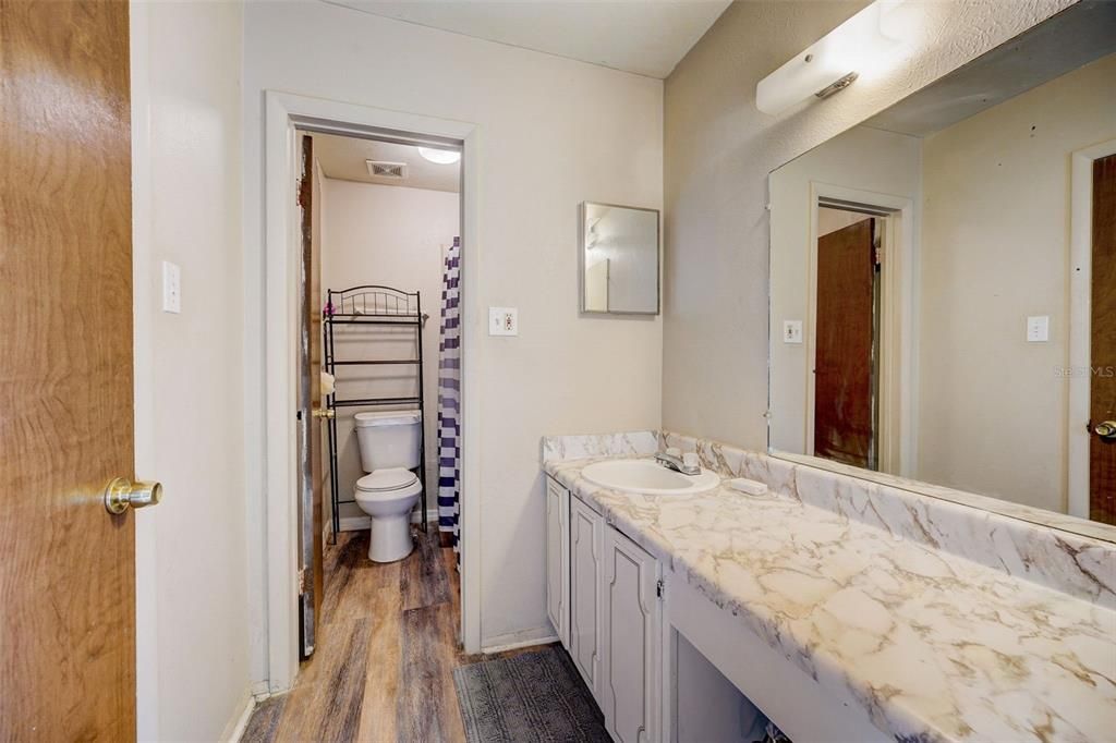 Active With Contract: $117,000 (2 beds, 2 baths, 1211 Square Feet)