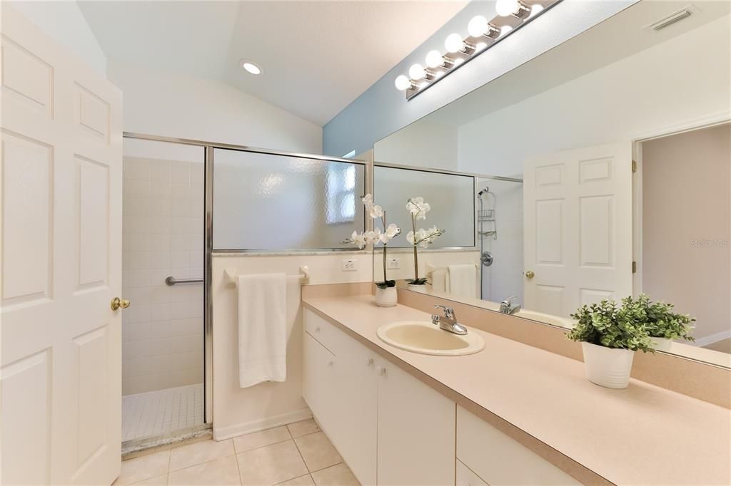 For Sale: $329,000 (2 beds, 2 baths, 1534 Square Feet)