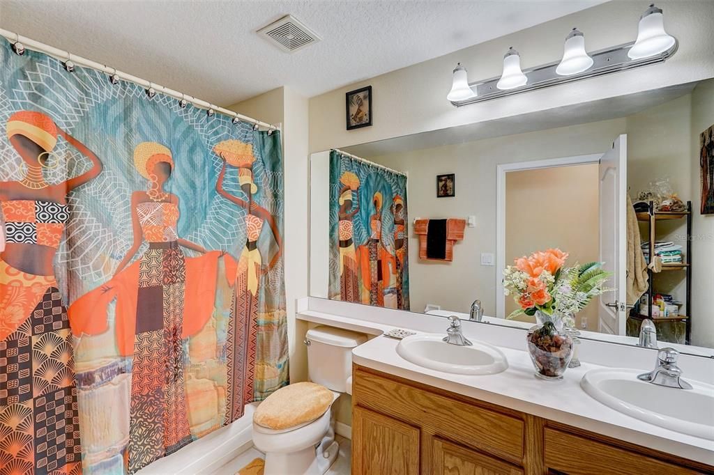 На продажу: $350,000 (4 спален, 2 ванн, 1955 Квадратных фут)