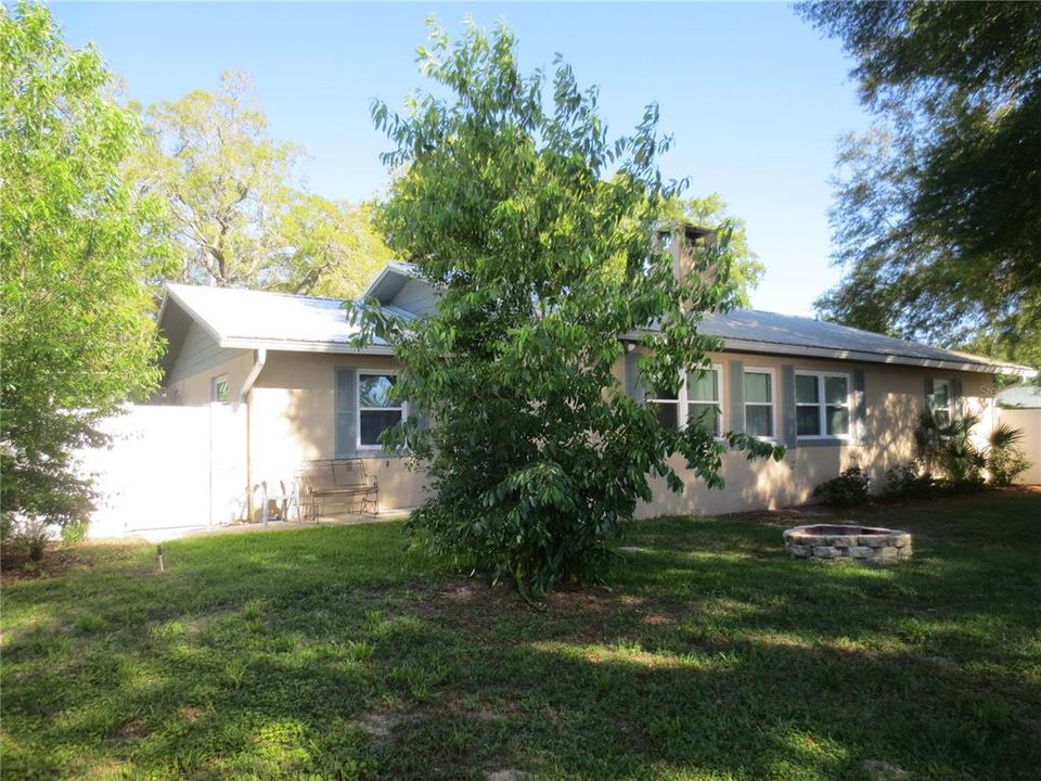 Active With Contract: $229,900 (3 beds, 2 baths, 1668 Square Feet)