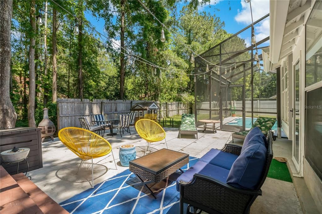 SO MUCH PRIVACY IN YOUR BACKYARD OASIS!