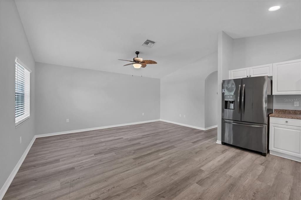 Active With Contract: $320,000 (2 beds, 2 baths, 1040 Square Feet)