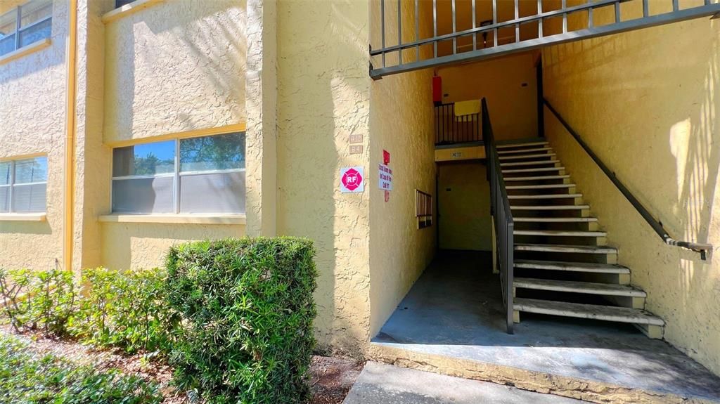 Recently Sold: $185,000 (2 beds, 1 baths, 975 Square Feet)