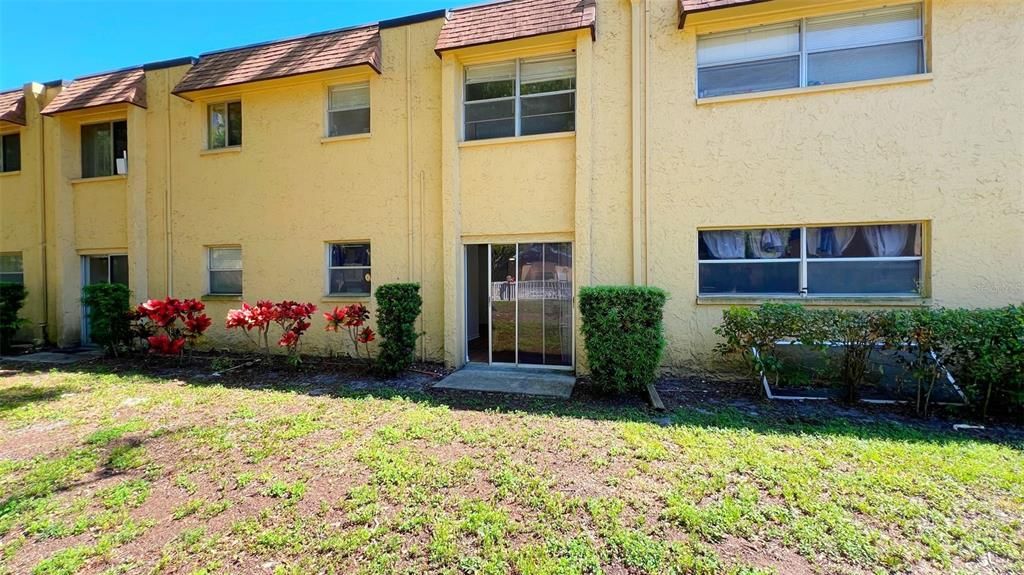 Recently Sold: $185,000 (2 beds, 1 baths, 975 Square Feet)