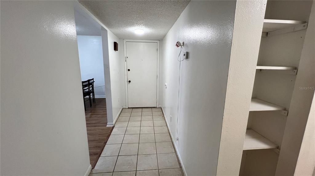 For Sale: $185,000 (2 beds, 1 baths, 975 Square Feet)