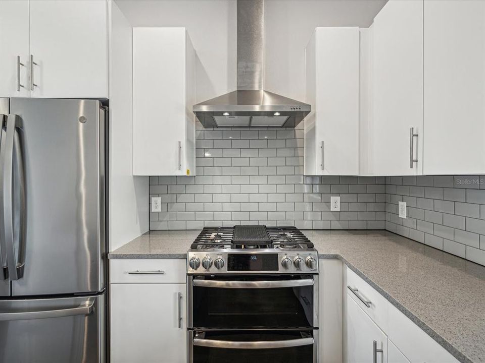 Active With Contract: $4,000 (3 beds, 3 baths, 1827 Square Feet)