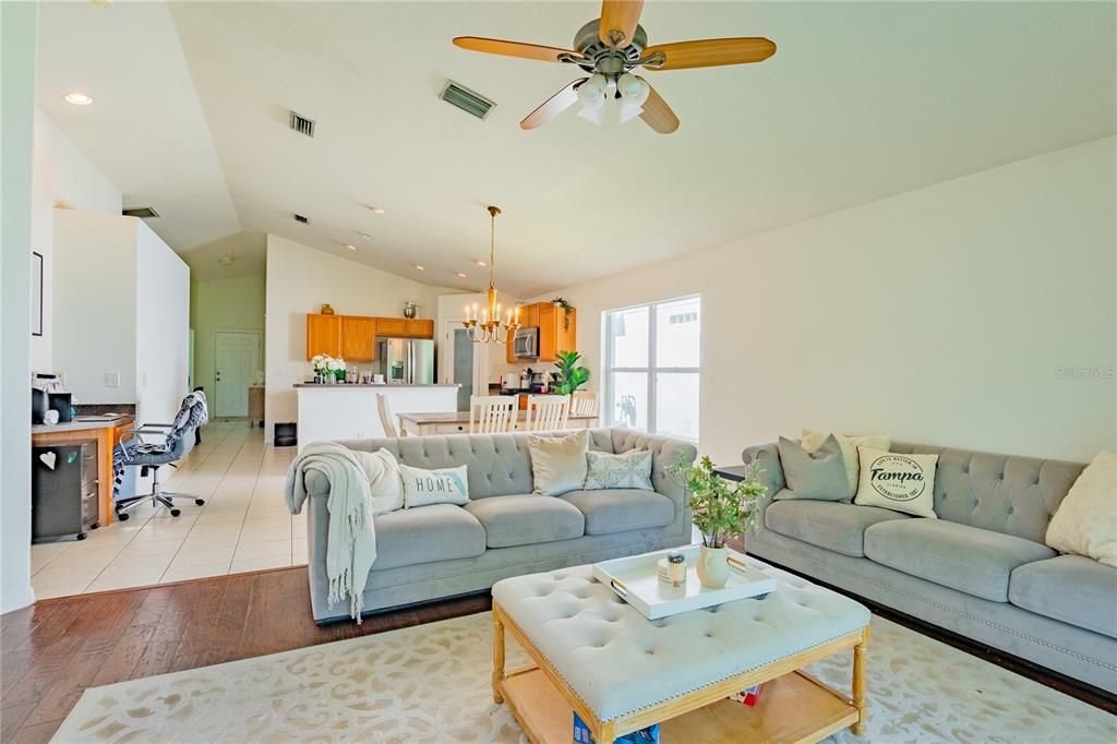 Active With Contract: $325,000 (3 beds, 2 baths, 1378 Square Feet)