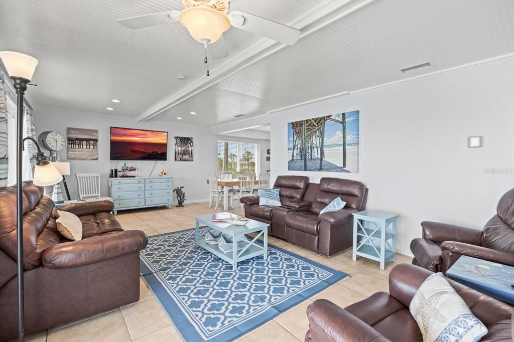 For Sale: $1,575,000 (4 beds, 2 baths, 1855 Square Feet)