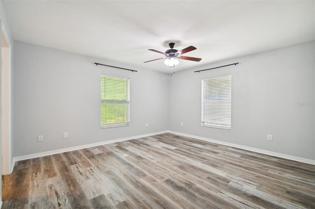 For Sale: $289,000 (3 beds, 2 baths, 1368 Square Feet)