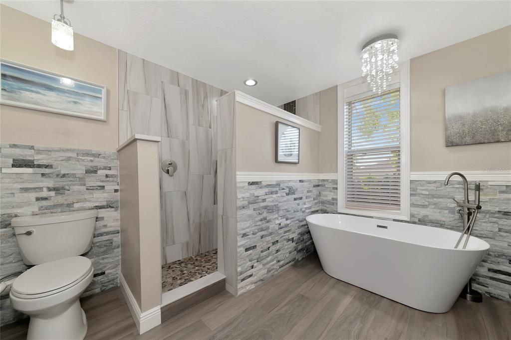 Separate En suite tub and shower