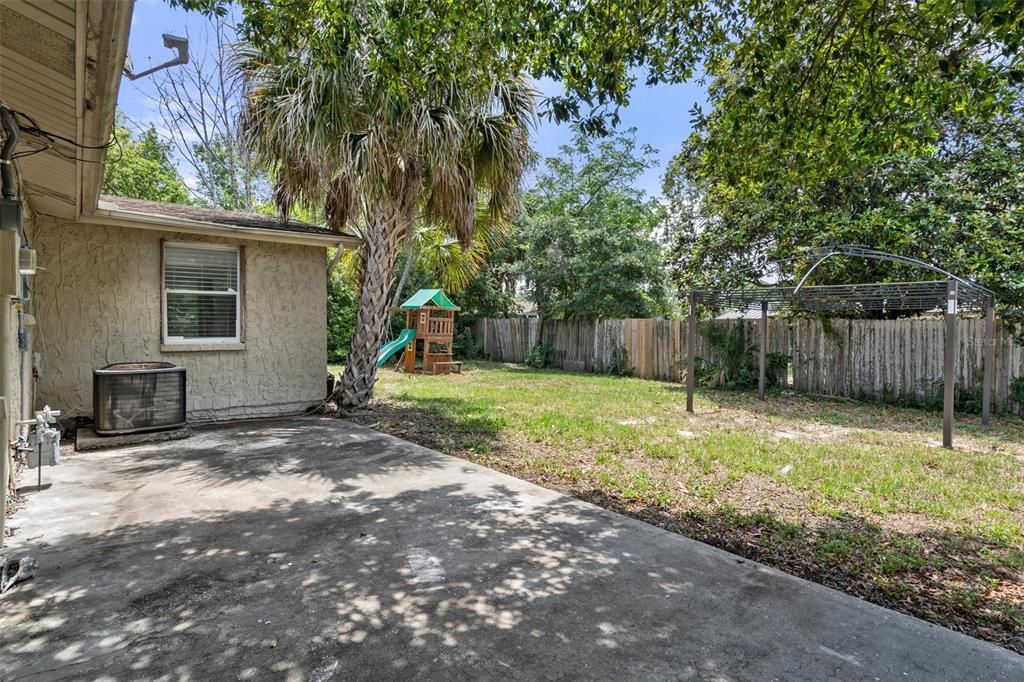 For Sale: $240,000 (3 beds, 2 baths, 1212 Square Feet)