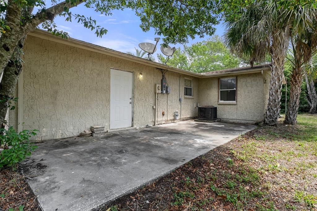 For Sale: $240,000 (3 beds, 2 baths, 1212 Square Feet)