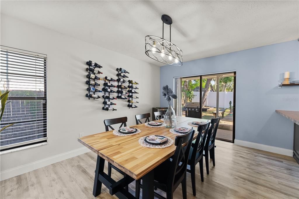 Active With Contract: $385,000 (4 beds, 2 baths, 1928 Square Feet)