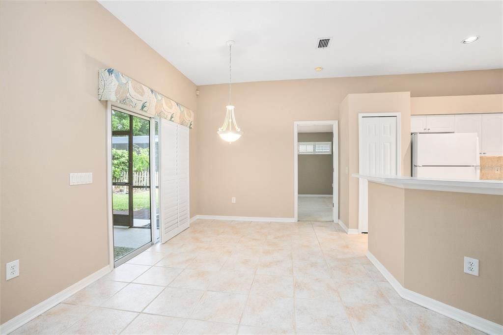 Active With Contract: $459,900 (4 beds, 2 baths, 1966 Square Feet)