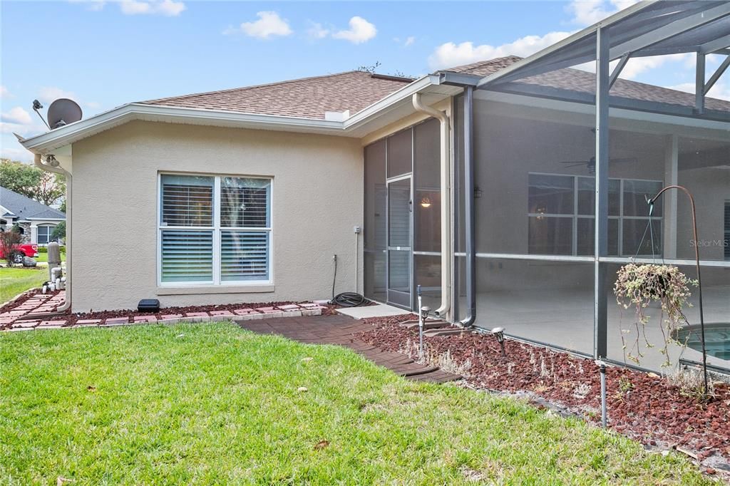 Active With Contract: $459,900 (4 beds, 2 baths, 1966 Square Feet)