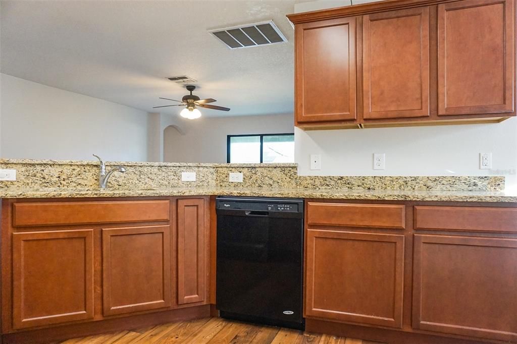 Recently Rented: $1,850 (3 beds, 2 baths, 1566 Square Feet)