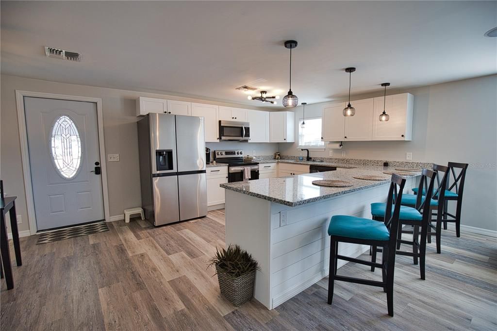 For Sale: $229,900 (2 beds, 2 baths, 1248 Square Feet)