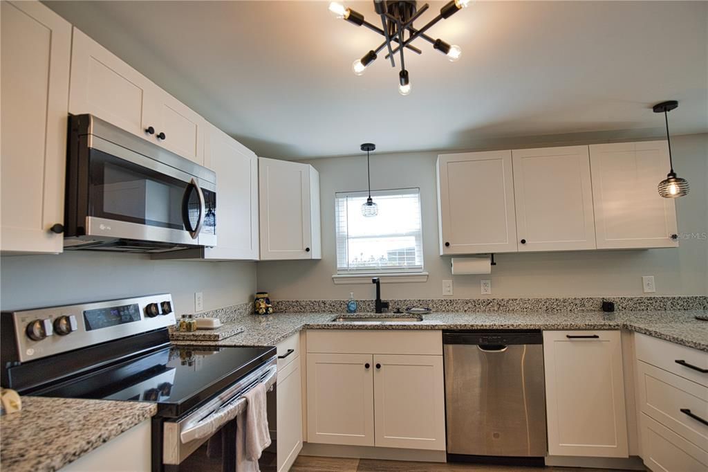 For Sale: $219,900 (2 beds, 2 baths, 1248 Square Feet)