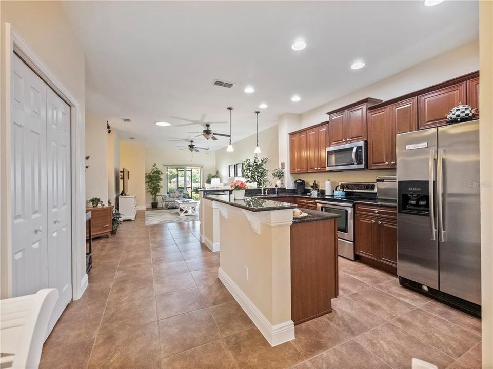 Active With Contract: $349,900 (3 beds, 2 baths, 1663 Square Feet)