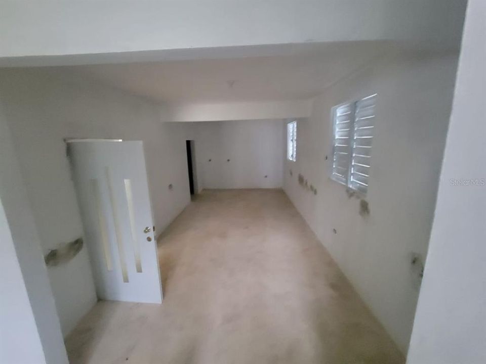 For Sale: $105,000 (3 beds, 2 baths, 1141 Square Feet)