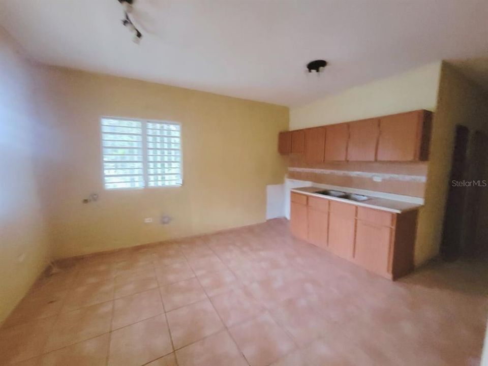 For Sale: $115,000 (3 beds, 2 baths, 1141 Square Feet)